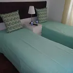 Andar Com Jardim E Estacionamento Casa de hóspedes Paço de Arcos
