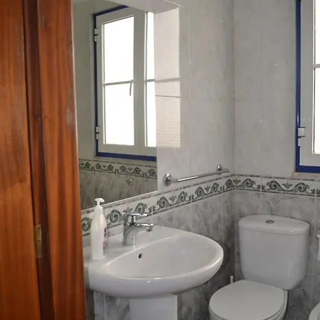 Casa de hóspedes Andar Com Jardim E Estacionamento 4*