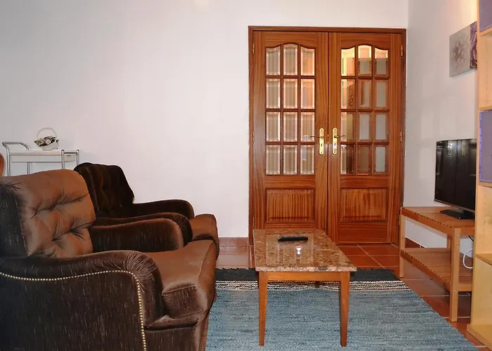 Andar Com Jardim E Estacionamento Vendégház